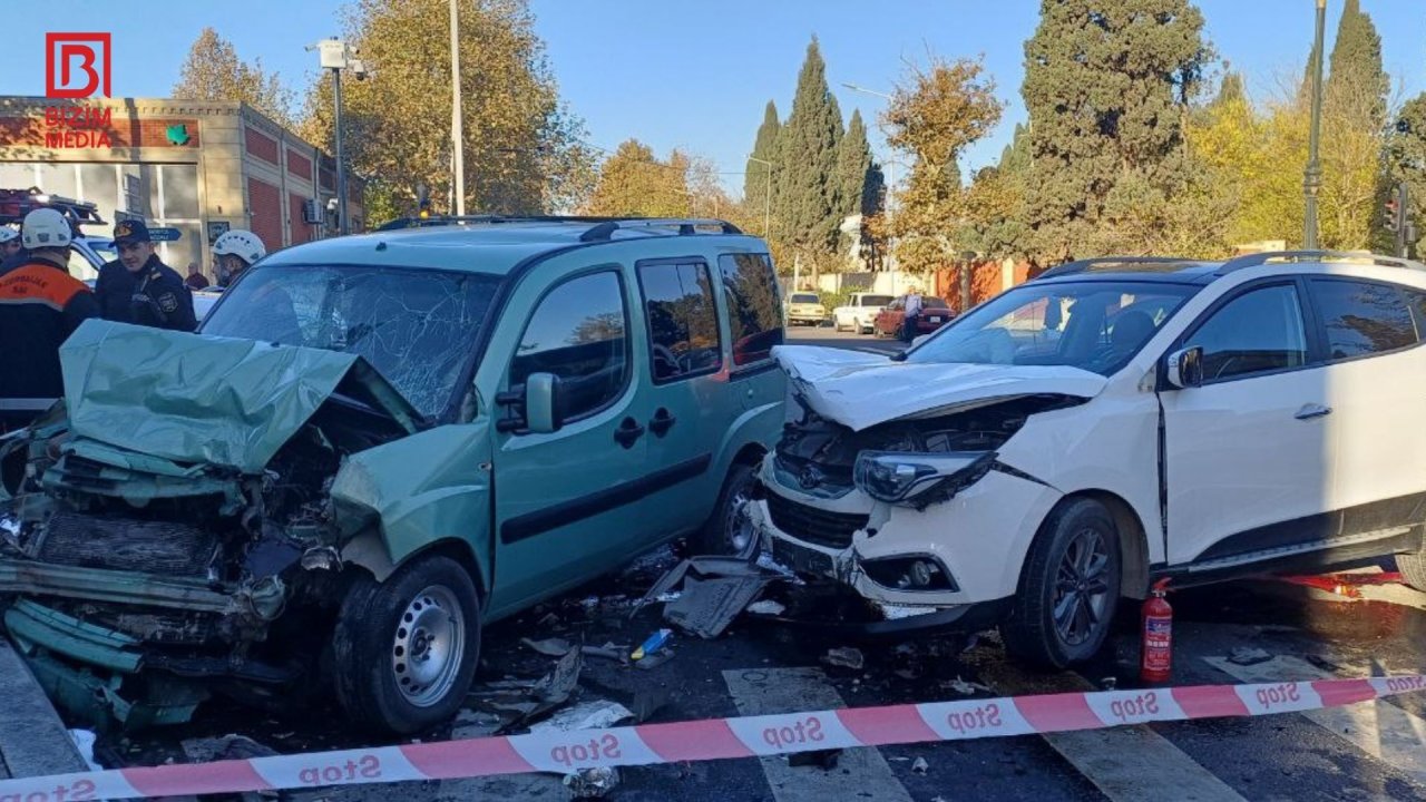 Gəncədə ağır qəza - 1 ölü, 4 yaralı var &ndash; FOTO/VİDEO