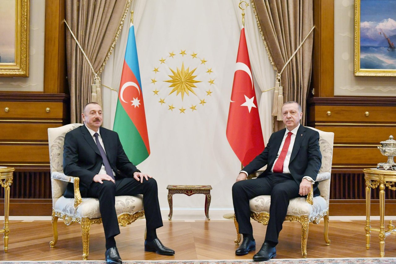 Prezident: “Azərbaycan-Türkiyə münasibətlərinin ən yüksək pillədə qərarlaşması böyük fəxr hissi doğurur” Prezident: “Azərbaycan-Türkiyə münasibətlərinin ən yüksək pillədə qərarlaşması böyük fəxr hissi doğurur”