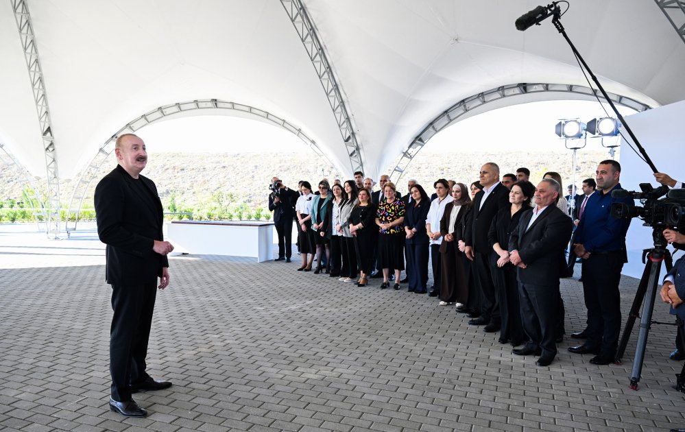 Zəngilanın Məmmədbəyli və Ağalı kəndlərinin sakinlərinə mənzillərin açarları təqdim edildi - FOTO - foto 12