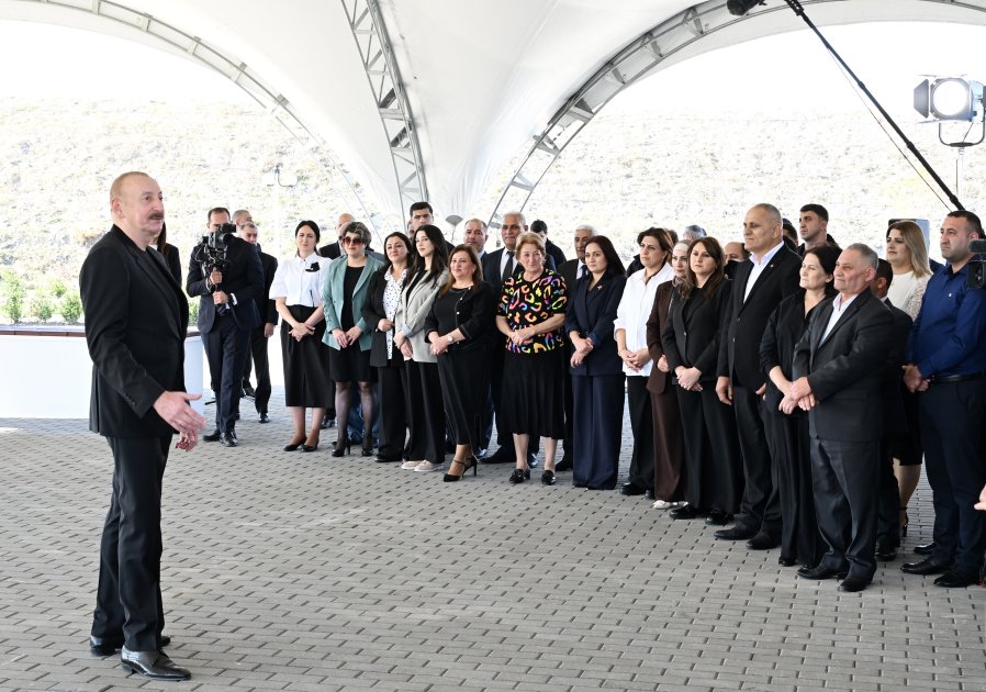 Zəngilanın Məmmədbəyli və Ağalı kəndlərinin sakinlərinə mənzillərin açarları təqdim edildi - FOTO - foto 9