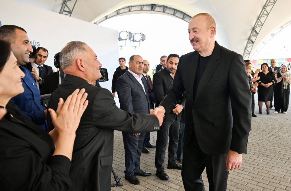 Zəngilanın Məmmədbəyli və Ağalı kəndlərinin sakinlərinə mənzillərin açarları təqdim edildi - FOTO