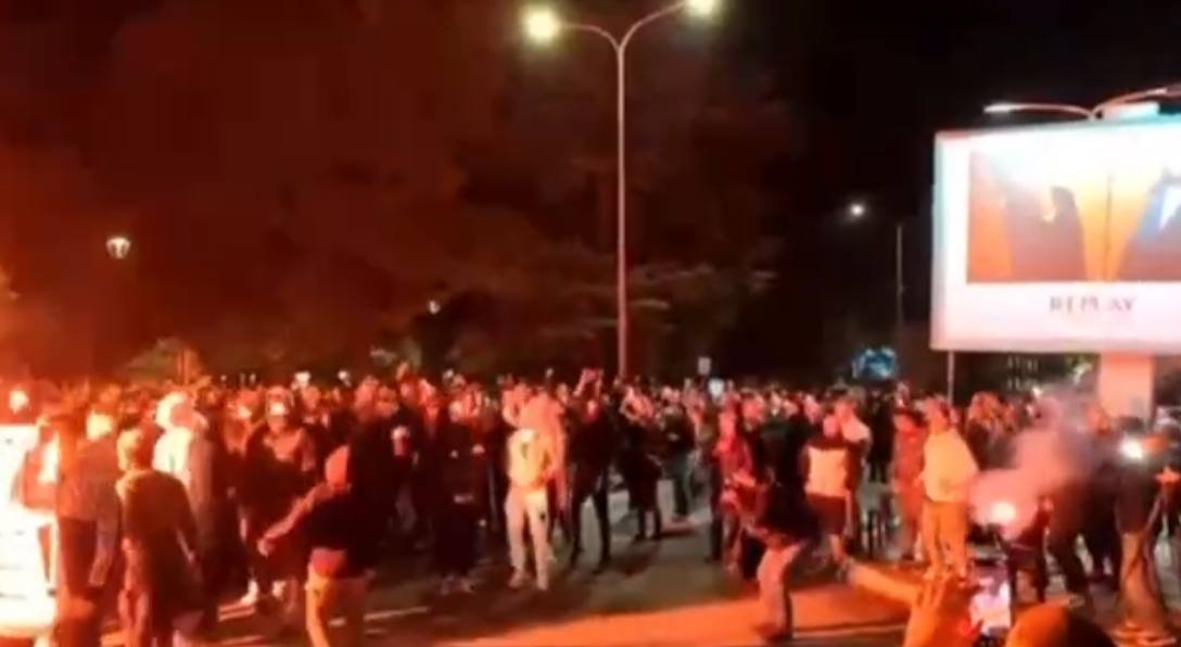 Monteneqroda miqrantlara qarşı etirazlar KEÇİRİLİR - VİDEO