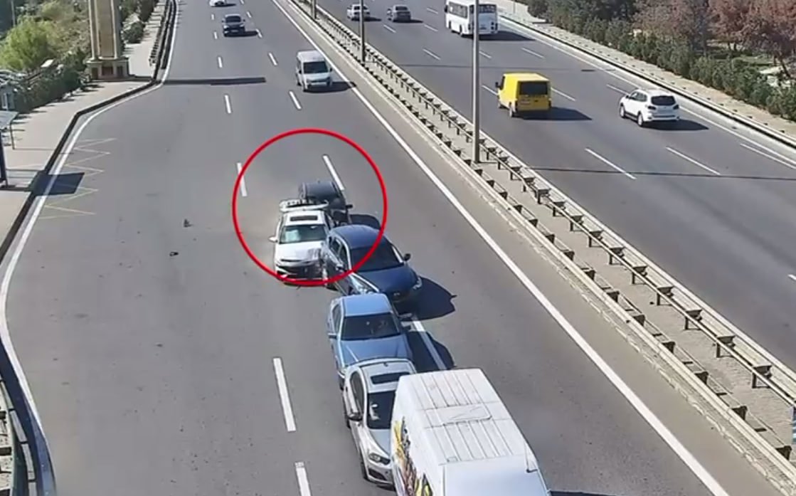 Bakıda ani diqqətsizliyin səbəb olduğu qəzaların ANBAAN VİDEOSU