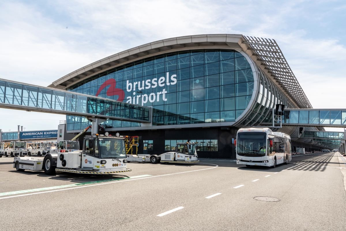 Brüssel aeroportu BAĞLANDI