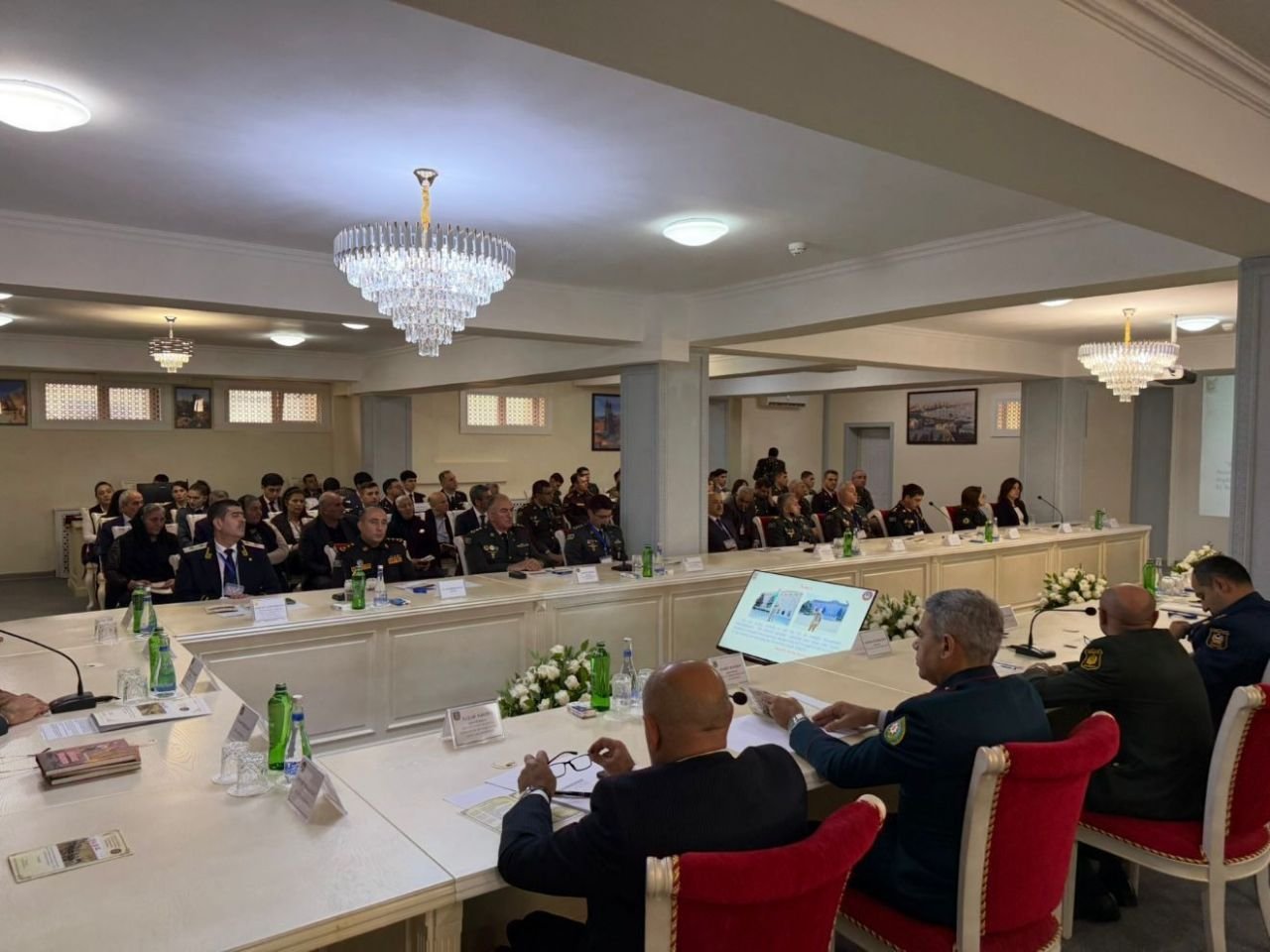Daxili Qoşunların Hərbi İnstitutunda “Zəfər tarixi” konfransı keçirildi - FOTO - foto 3