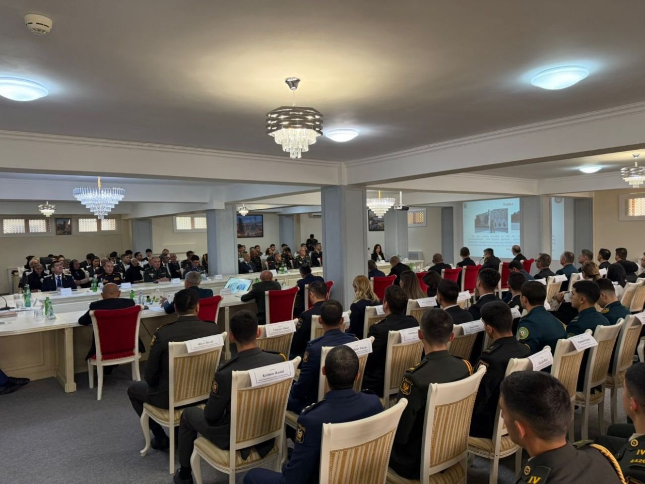 Daxili Qoşunların Hərbi İnstitutunda “Zəfər tarixi” konfransı keçirildi - FOTO - foto 2