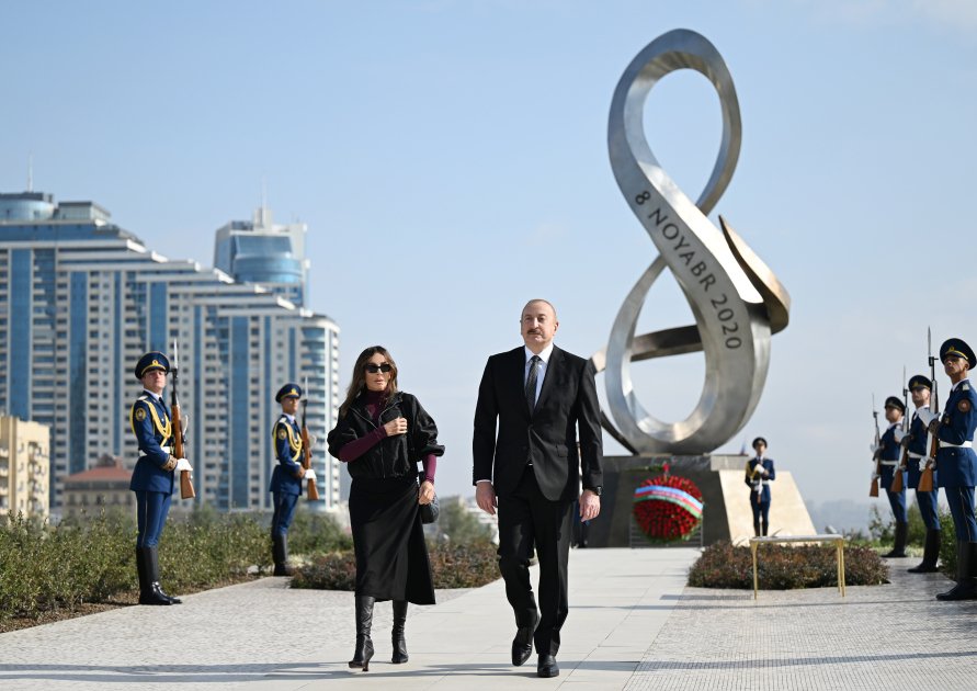 Prezident və birinci xanım Bakıda Zəfər muzeyinin açılışında – FOTO - foto 3