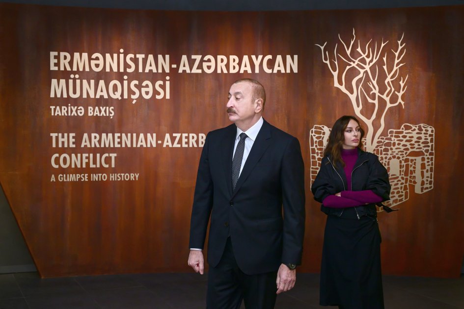 Prezident və birinci xanım Bakıda Zəfər muzeyinin açılışında – FOTO - foto 5