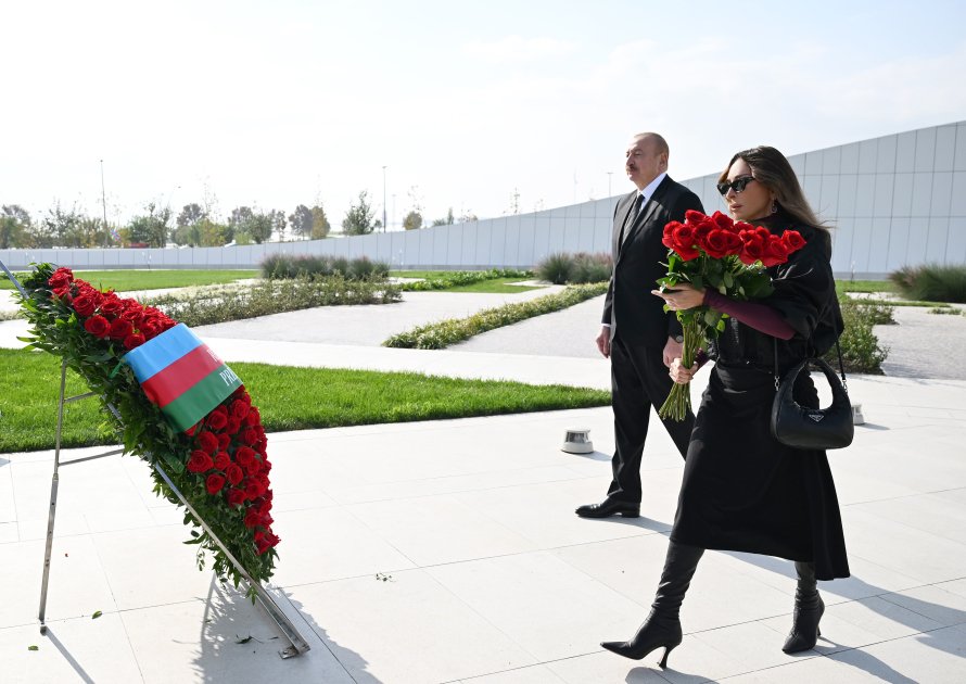 Prezident və birinci xanım Bakıda Zəfər muzeyinin açılışında – FOTO - foto 1