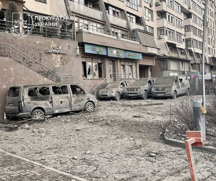Raket hücumu zamanı Azərbaycanın Kiyevdəki səfirliyinə ciddi ziyan dəydi &ndash; FOTO/VİDEO