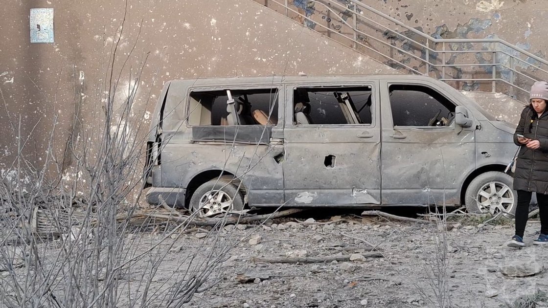 Raket hücumu zamanı Azərbaycanın Kiyevdəki səfirliyinə ciddi ziyan dəydi – FOTO/VİDEO - foto 1