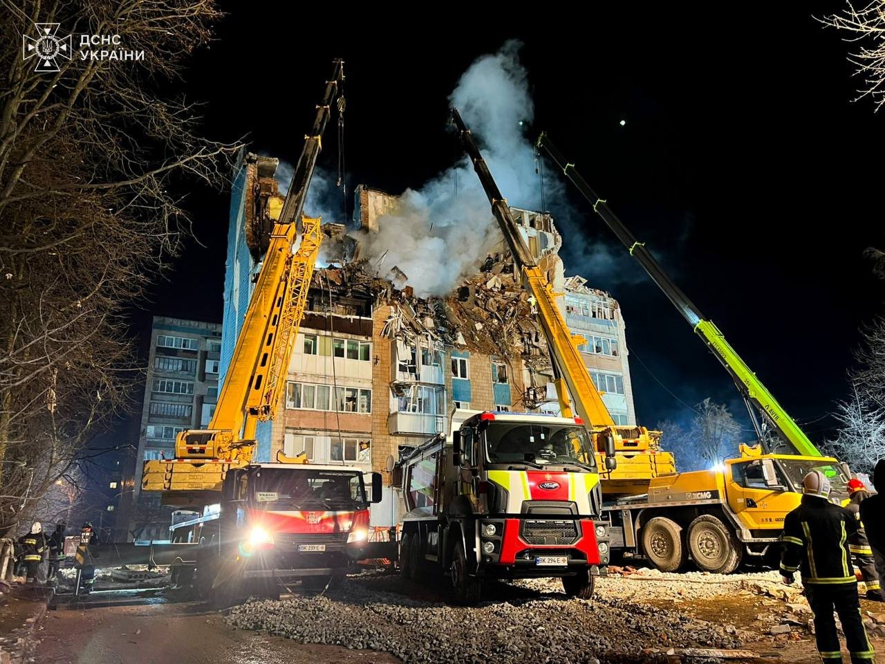 Rusiyadan Ternopola DƏHŞƏTLİ HÜCUM - Onlarla ölən və yaralanan var – FOTO/VİDEO Rusiyadan Ternopola DƏHŞƏTLİ HÜCUM - Onlarla ölən və yaralanan var – FOTO/VİDEO