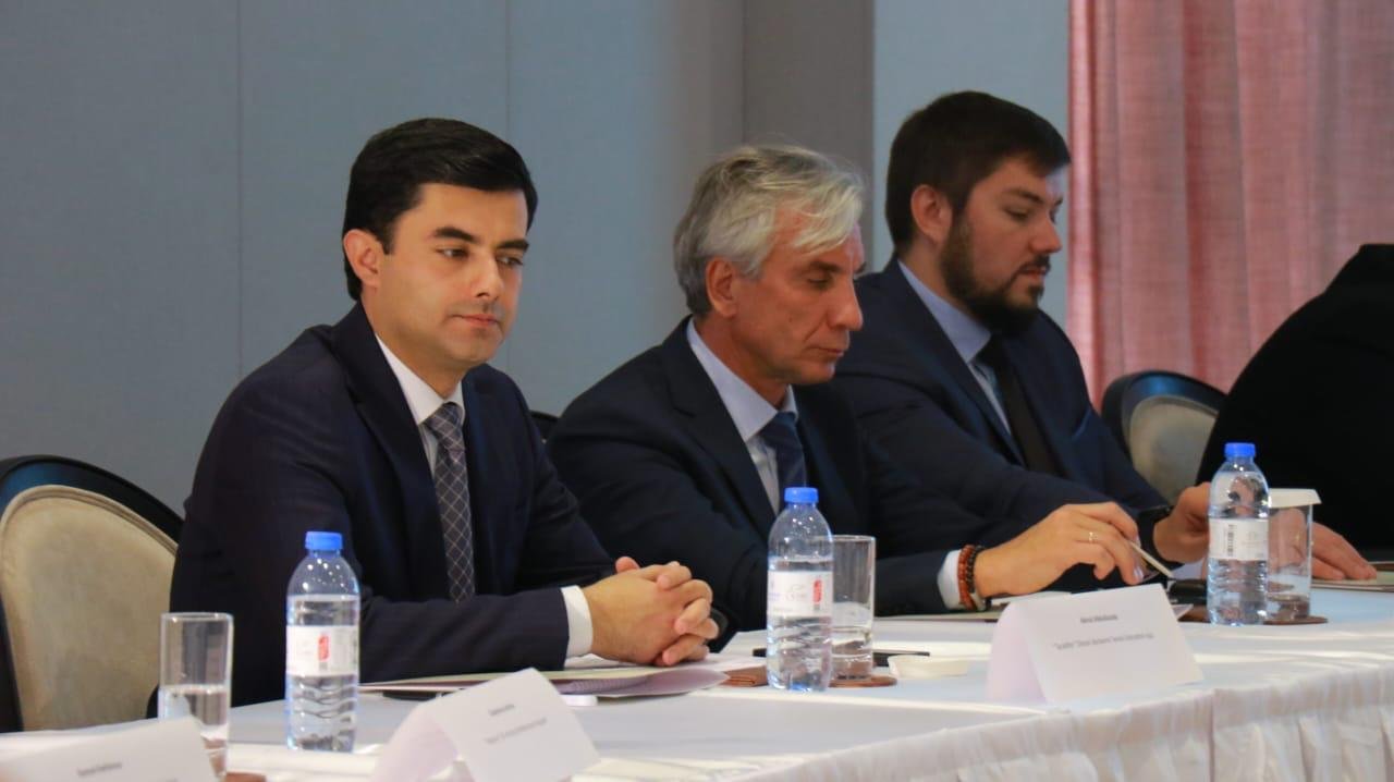 Laçında 