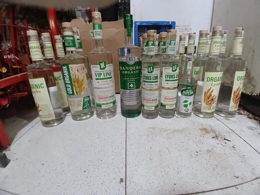 Masallıda marketdə istehlaka yararsız spirtli içkilər AŞKARLANDI - FOTO - foto 5