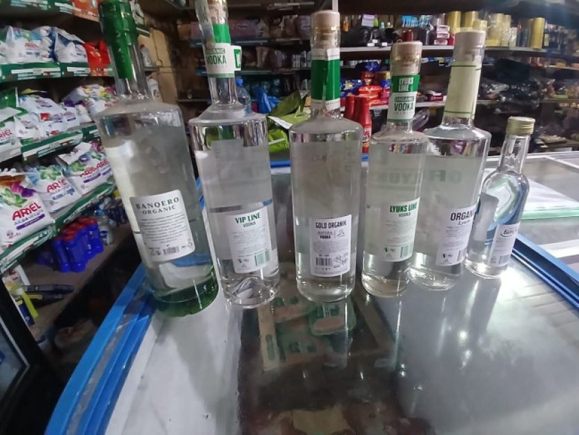 Masallıda marketdə istehlaka yararsız spirtli içkilər AŞKARLANDI - FOTO - foto 4