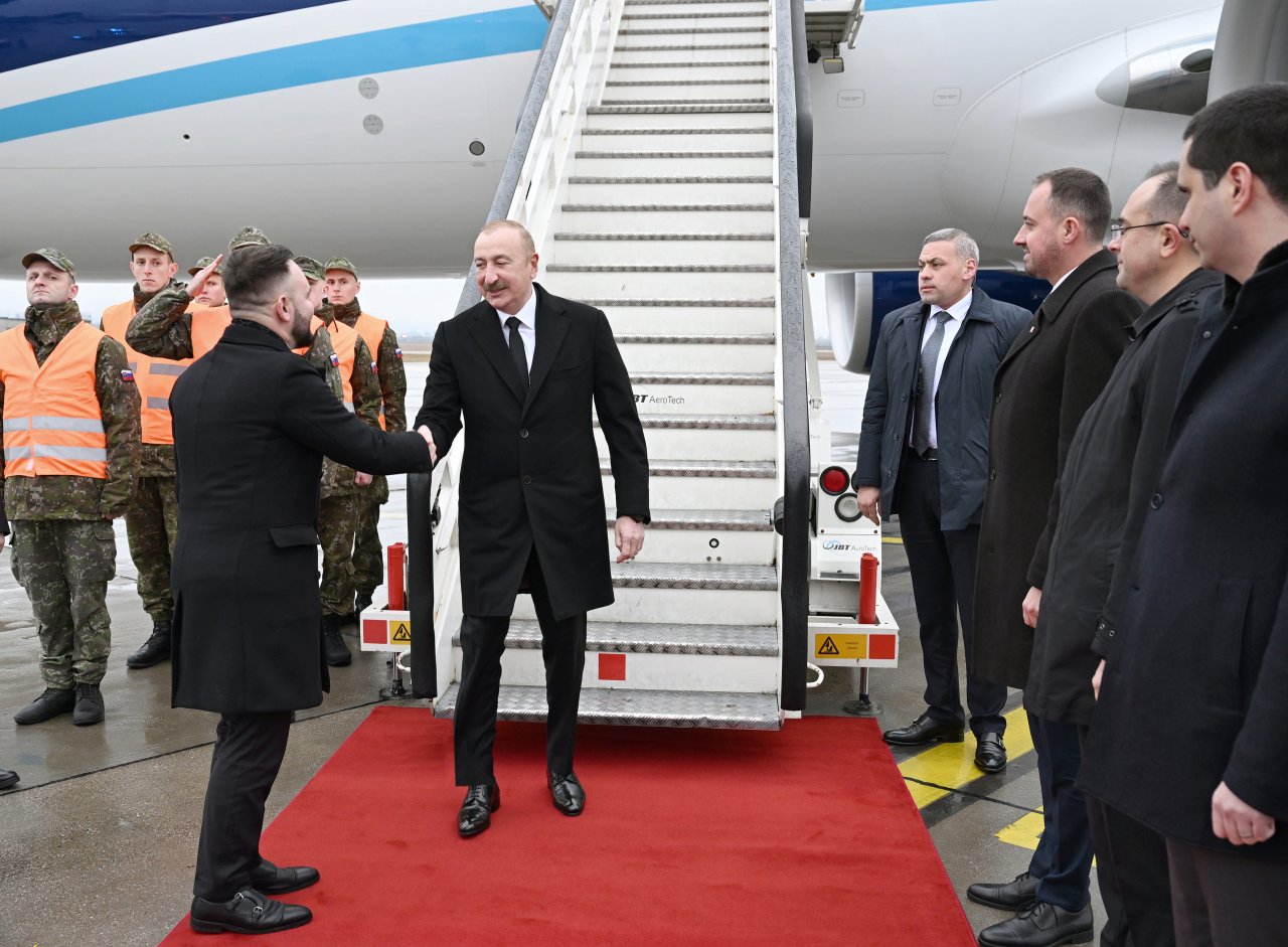 İlham Əliyev Slovakiyaya GETDİ – FOTO - foto 2