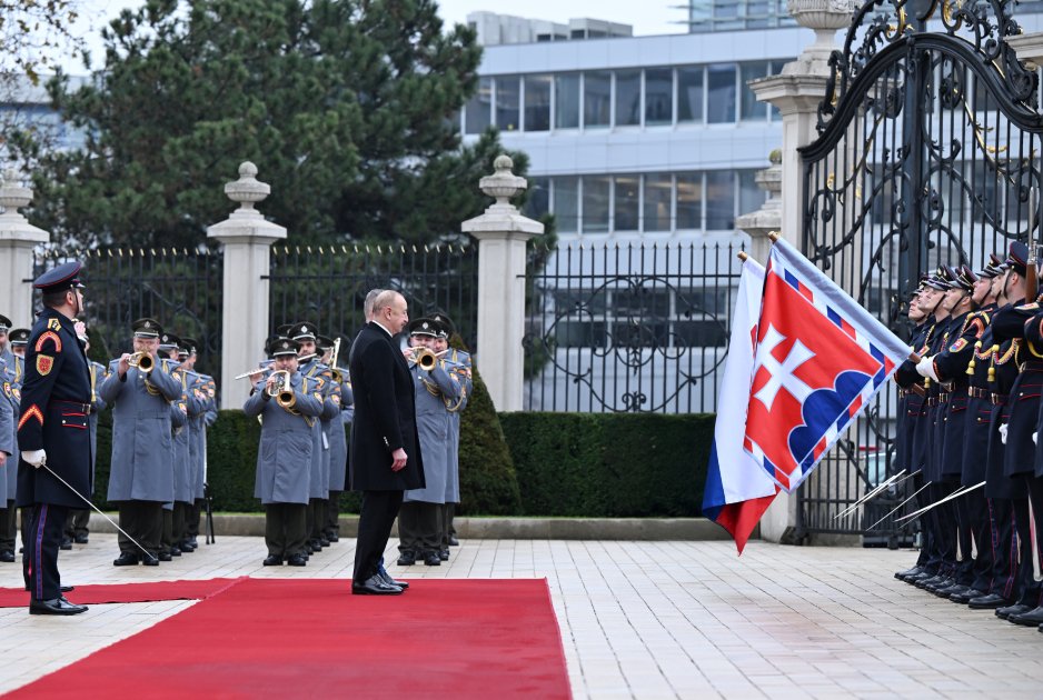 İlham Əliyevin Bratislavada rəsmi qarşılanma mərasimi oldu - FOTO - foto 6
