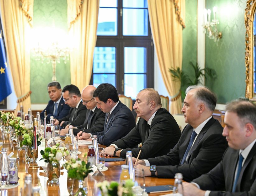 Bratislavada İlham Əliyevin Slovakiya Prezidenti ilə geniş tərkibdə görüşü olub - FOTO - foto 3