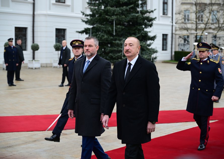 İlham Əliyev Bratislavada belə qarşılandı - VİDEO