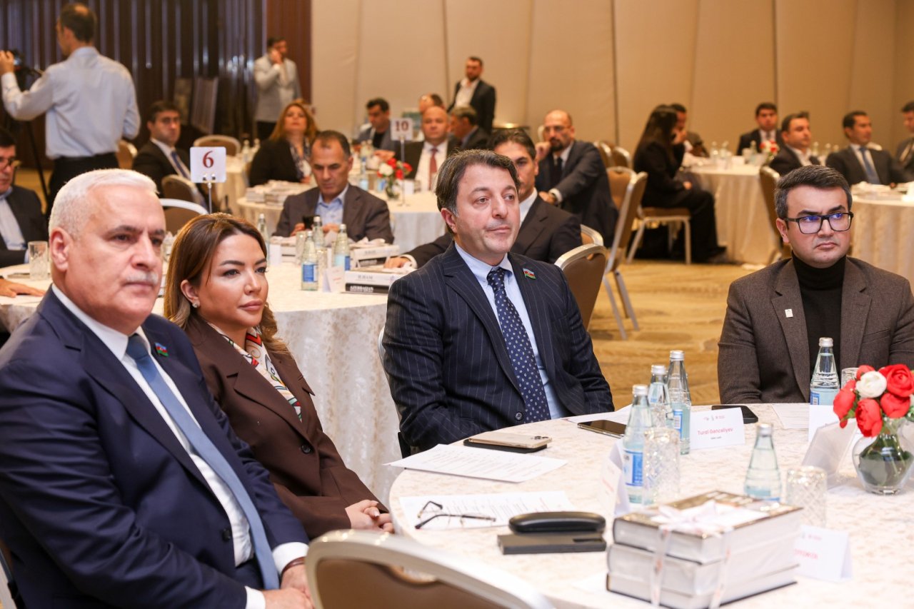 “Qarabağın Dirçəlişi: Azərbaycan İntibahının Hekayəsi” innovativ kitab layihəsinin təqdimatı keçirildi – FOTO - foto 5
