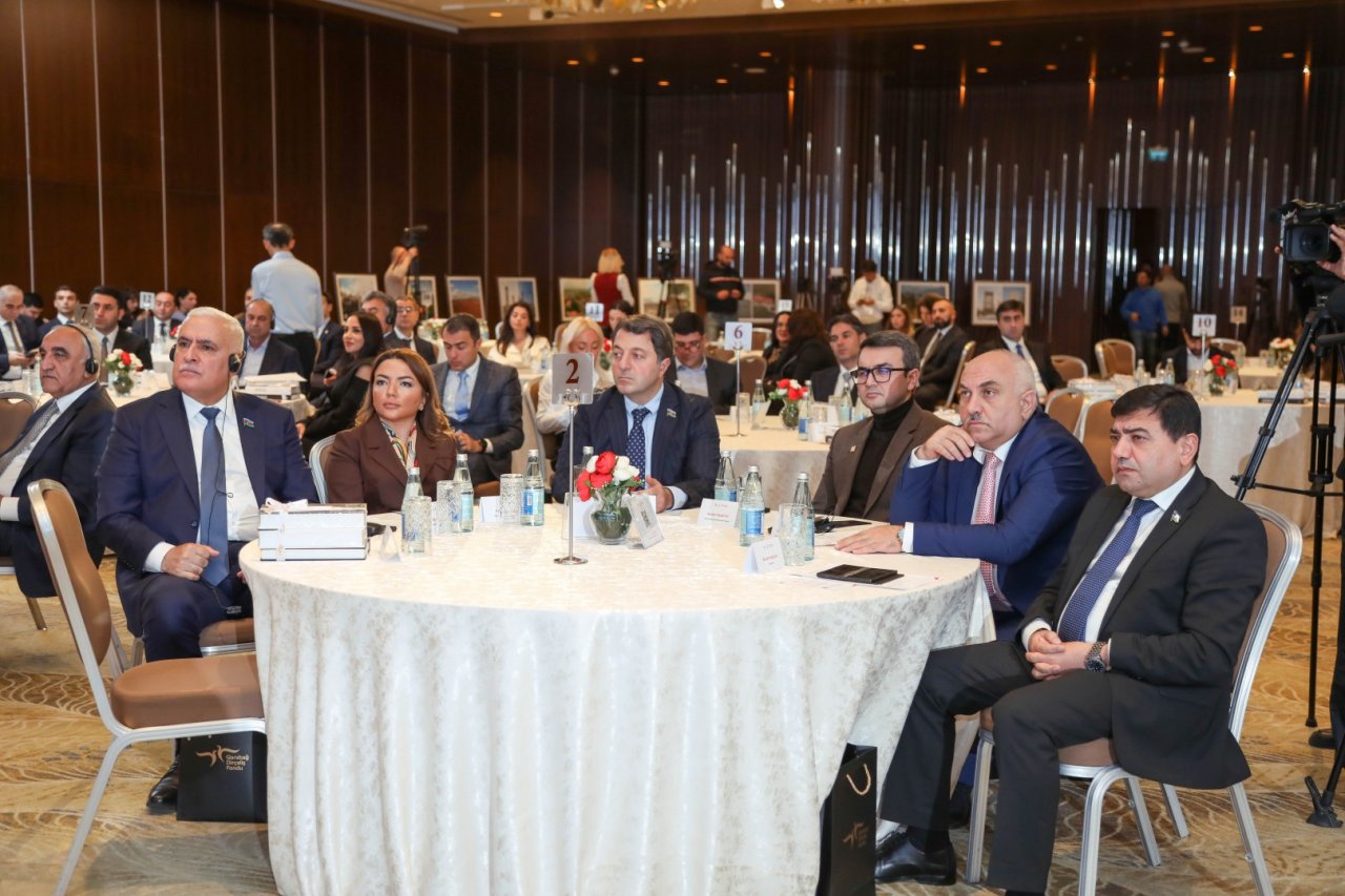 “Qarabağın Dirçəlişi: Azərbaycan İntibahının Hekayəsi” innovativ kitab layihəsinin təqdimatı keçirildi – FOTO - foto 2