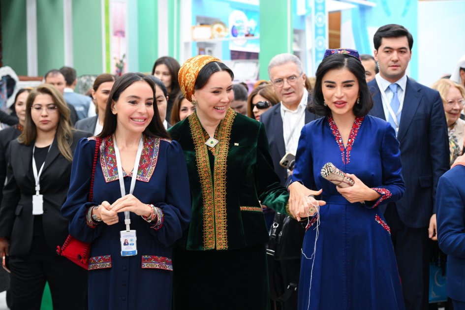 Leyla Əliyeva Türkmənistanda beynəlxalq konfransda iştirak etdi - FOTO - foto 7
