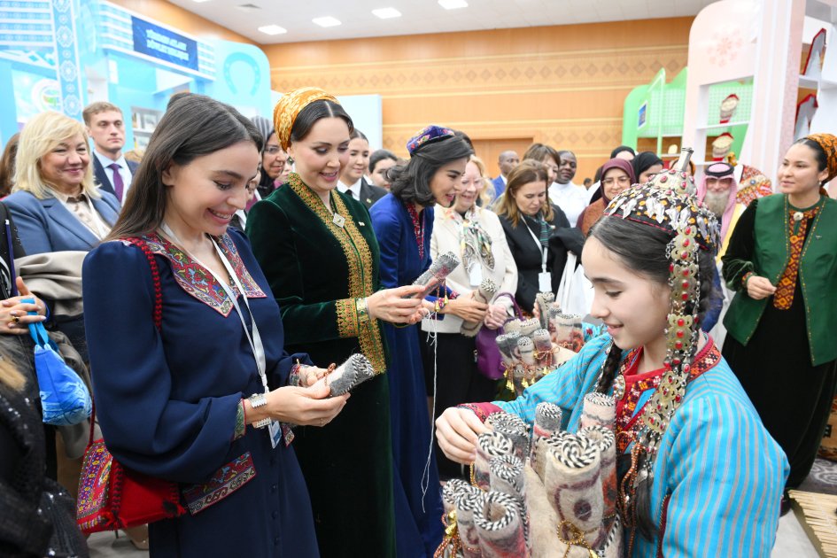 Leyla Əliyeva Türkmənistanda beynəlxalq konfransda iştirak etdi - FOTO - foto 6