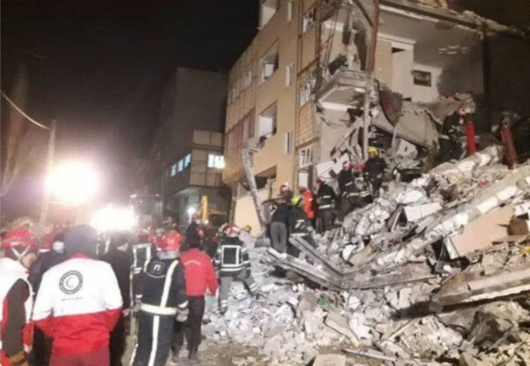 Tehranda bina çökdü, dağıntılar altında qalanlar var