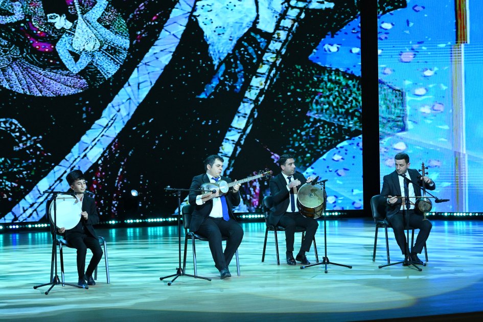 Leyla Əliyeva və Alena Əliyeva Uşaq İncəsənət Festivalının mükafatlandırma mərasimində - FOTO - foto 9