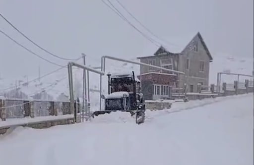 Quba-Xınalıq yolu qardan belə TƏMİZLƏNİR &ndash; VİDEO