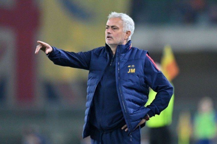 Mourinyo "Çelsi"yə qayıda bilər Mourinyo "Çelsi"yə qayıda bilər