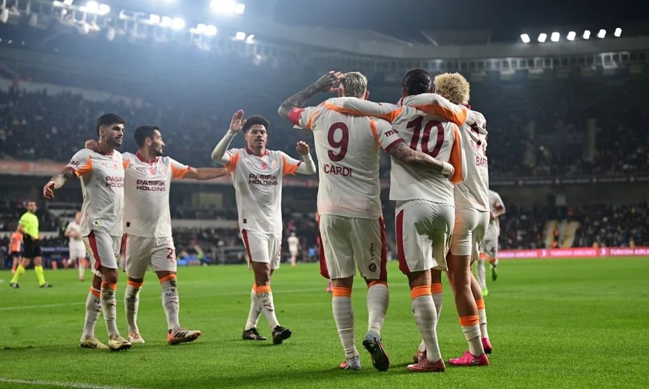 &ldquo;Qalatasaray&rdquo; iki futbolçusu ilə yollarını ayırdı