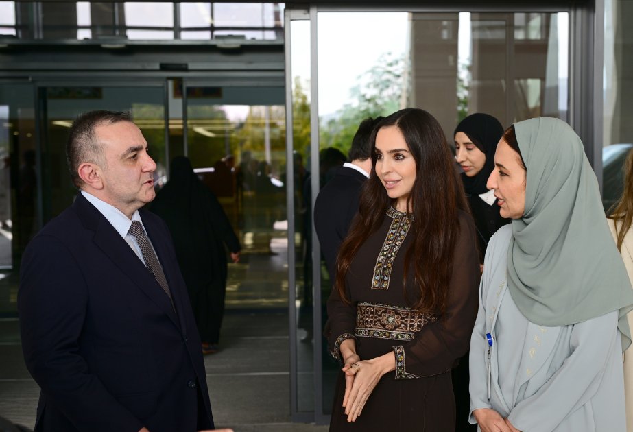 Leyla Əliyeva Maskatda Xərçəngin Kompleks Müalicəsi və Tədqiqatı Mərkəzini ziyarət etdi - FOTO - foto 8