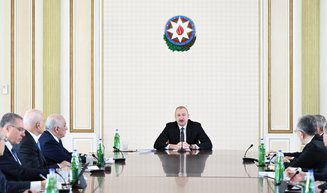 Prezident Bakının su təchizatı ilə bağlı müşavirə keçirdi - FOTO/VİDEO - foto 2