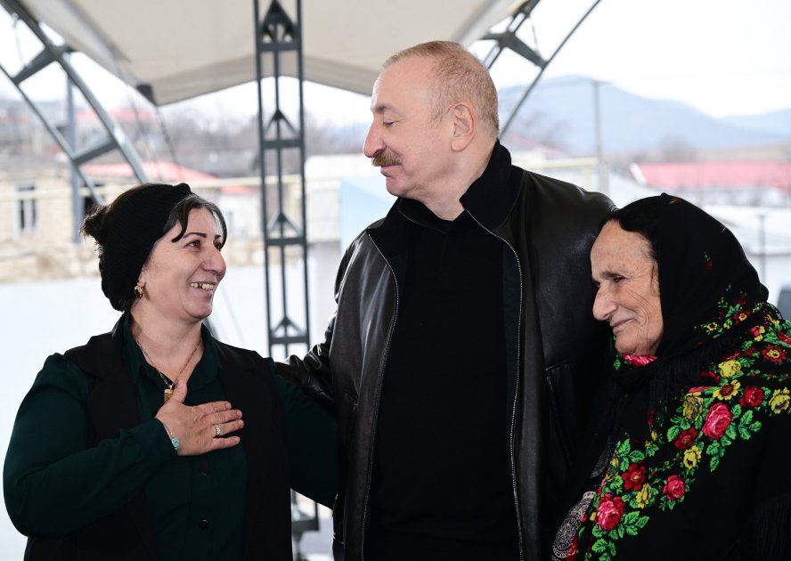 Prezident Ağdərədə sakinlərlə görüşdü – FOTO/VİDEO - foto 6