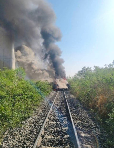 Kran qatarın üzərinə aşdı: 22 ölü, 70 yaralı var – FOTO/VİDEO - foto 2