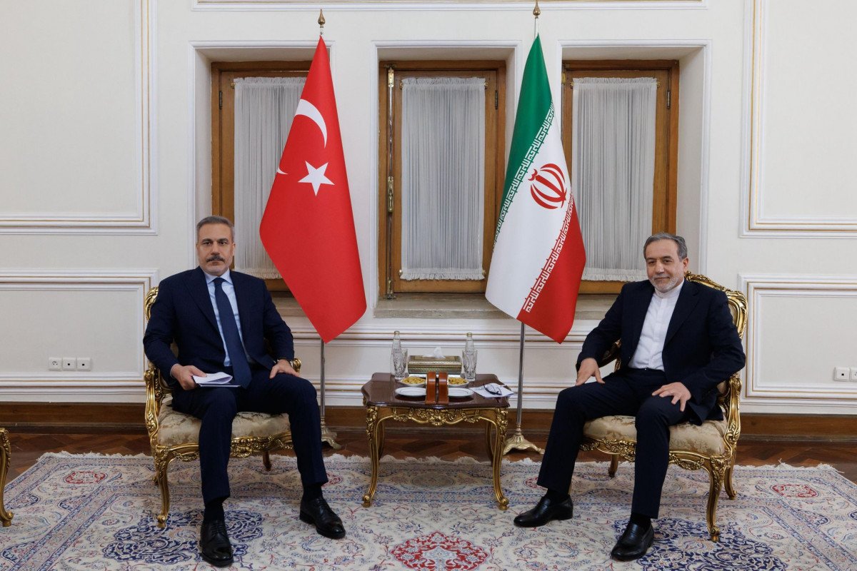 İran və Türkiyənin XİN başçıları regiondakı son vəziyyəti MÜZAKİRƏ ETDİLƏR İran və Türkiyənin XİN başçıları regiondakı son vəziyyəti MÜZAKİRƏ ETDİLƏR