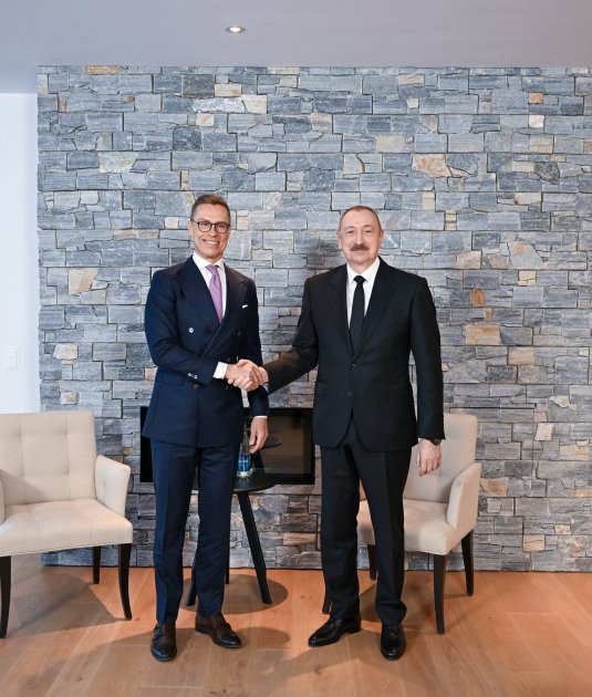 İlham Əliyev Davosda Finlandiya Prezidenti ilə görüşdü – FOTO - foto 2