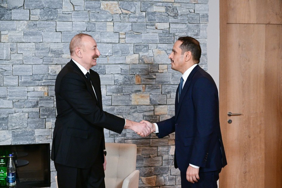 İlham Əliyev Davosda Qətərin Baş naziri və xarici işlər naziri ilə görüşüb - FOTO/VİDEO İlham Əliyev Davosda Qətərin Baş naziri və xarici işlər naziri ilə görüşüb - FOTO/VİDEO