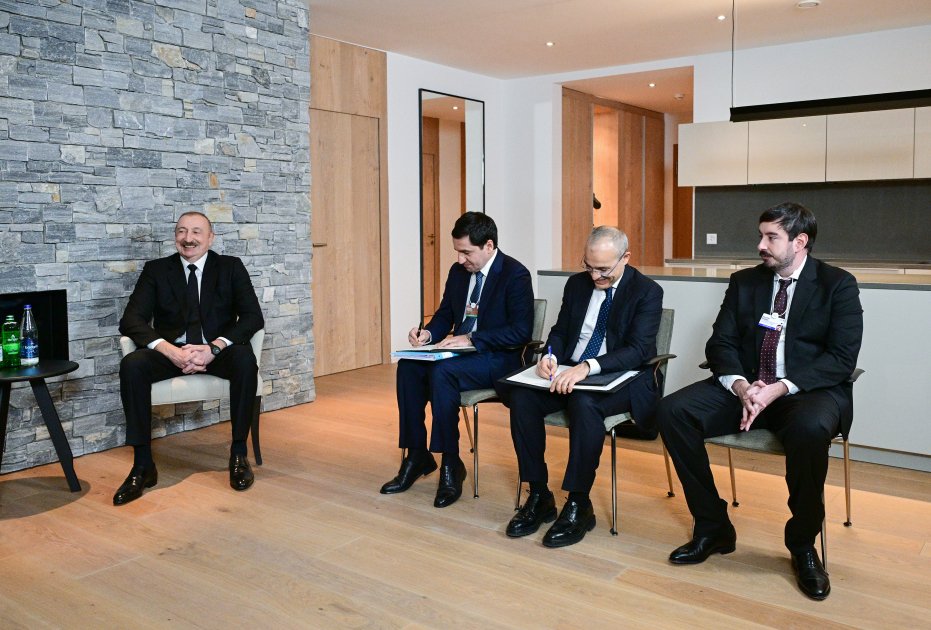 İlham Əliyev Davosda Qətərin Baş naziri və xarici işlər naziri ilə görüşüb - FOTO/VİDEO - foto 3