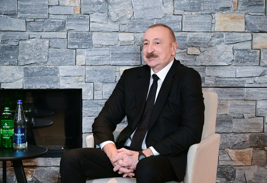 İlham Əliyev Davosda Qətərin Baş naziri və xarici işlər naziri ilə görüşüb - FOTO/VİDEO - foto 2