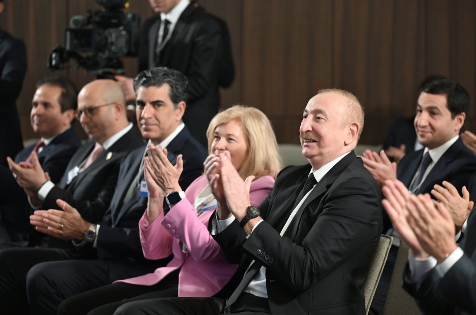 İlham Əliyev Davosda “Azərbaycan rəhbərliyi ilə səhər yeməyi” adlı TƏDBİRDƏ – FOTO/VİDEO - foto 7