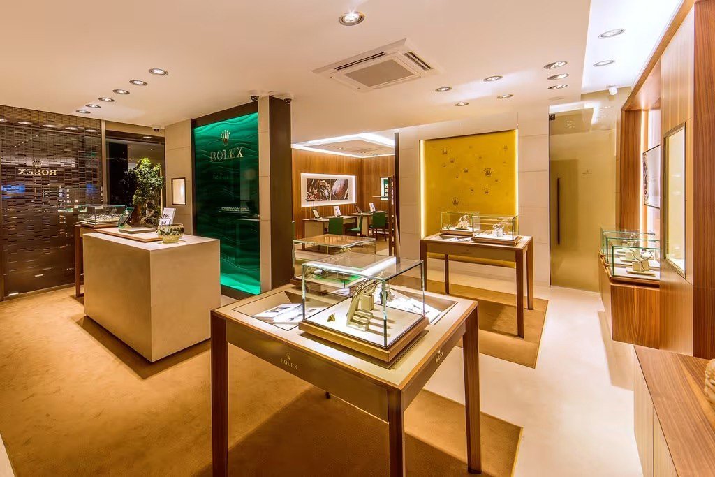 "Rolex" mağazası 3 dəqiqə ərzində qarət edildi - VİDEO