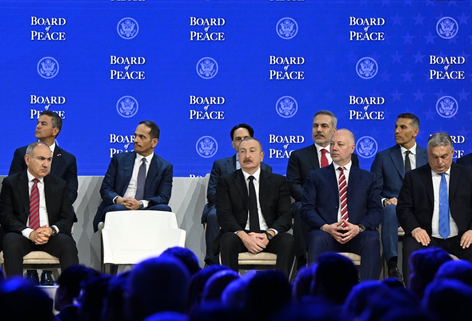 Prezident Davosda “Sülh Şurasının Nizamnaməsi” sənədinin İMZALANMA MƏRASİMİNDƏ - VİDEO - foto 1