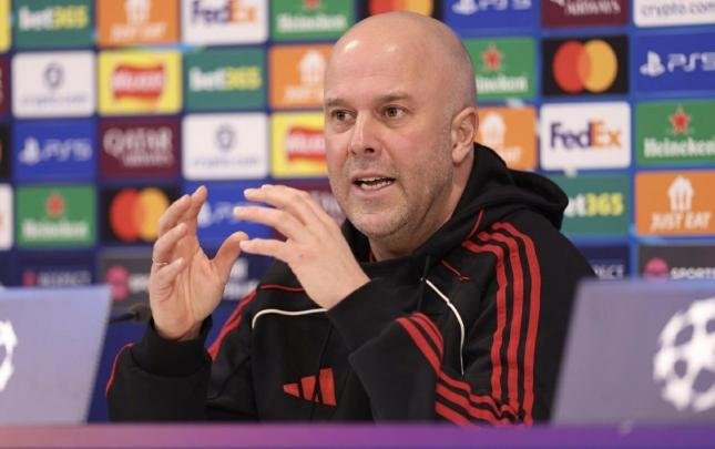 Arne Slot “Qarabağ”dan DANIŞDI Arne Slot “Qarabağ”dan DANIŞDI