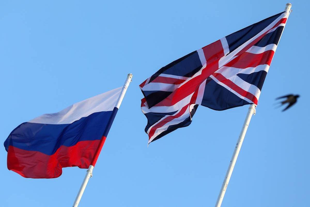 Britaniya rusiyalı diplomatın akkreditasiyasını LƏĞV ETDİ