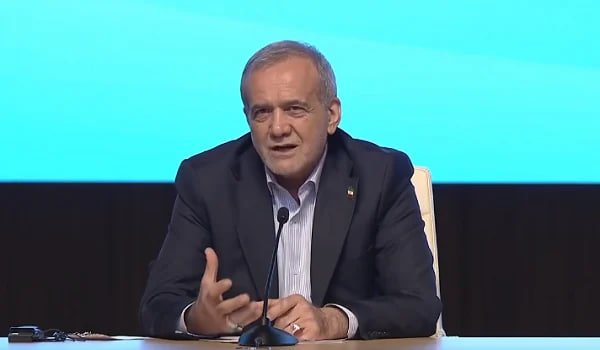 İran dövlət televiziyası Pezeşkianın çıxışını kəsdi - Video
