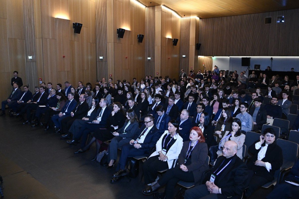 Ceyhun Bayramov Münxendə panel müzakirələrində ÇIXIŞ EDİB - FOTO - foto 3