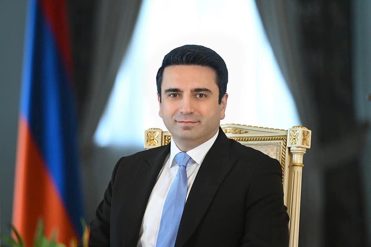 Alen Simonyandan Kremlə sərt mesaj: Verməyəcəyik