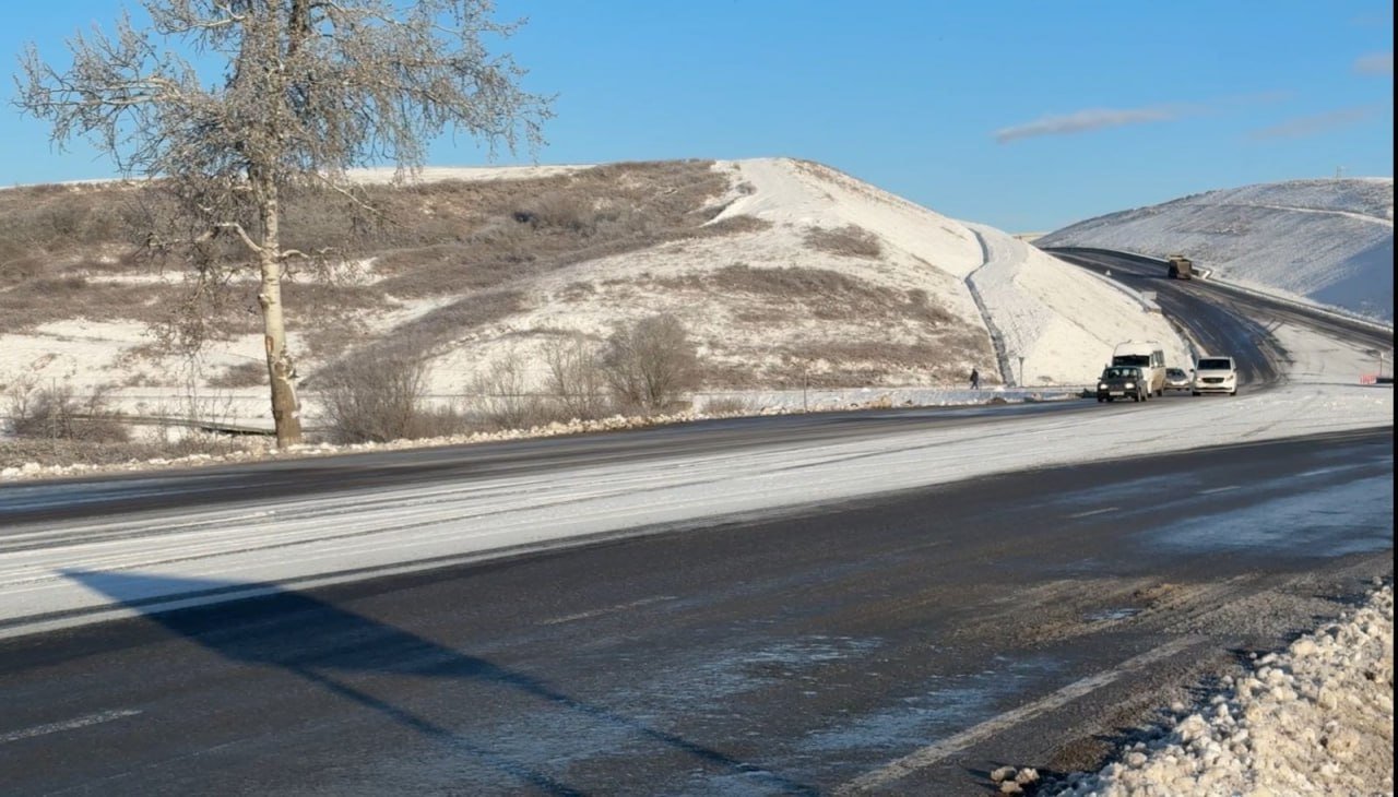 Bakı–Şamaxı yolu buz bağladı – FOTO - foto 1